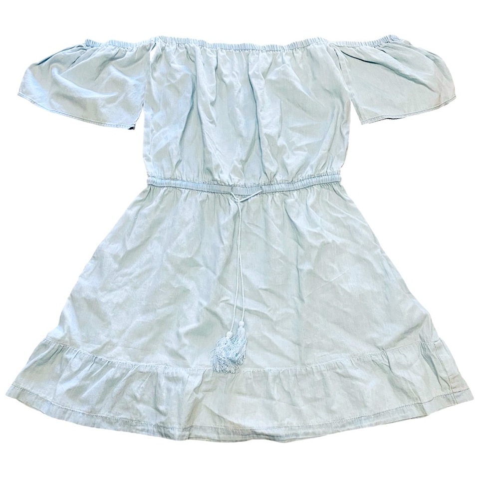 Light blue off the shoulder dress, with pockets and an adjustable waist, flowy